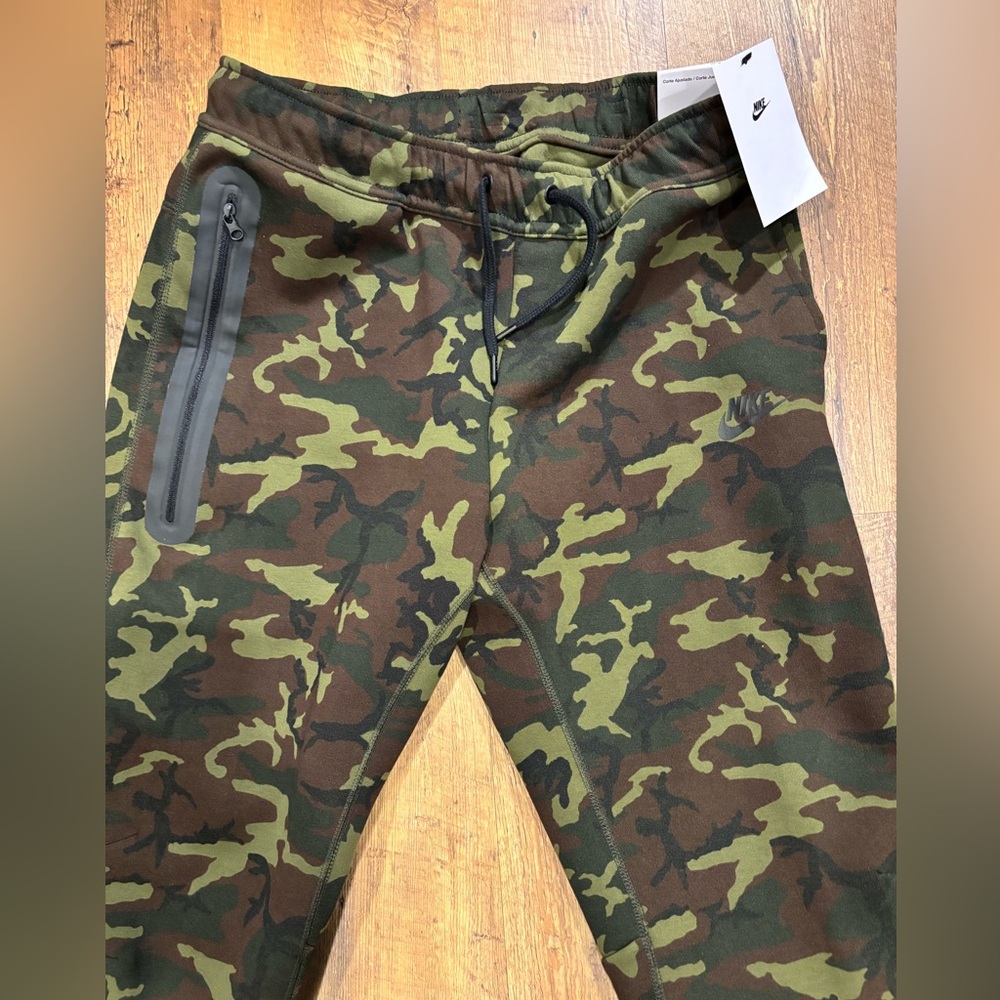 Nike Tech Fleece Camo - Picture 6 of 7